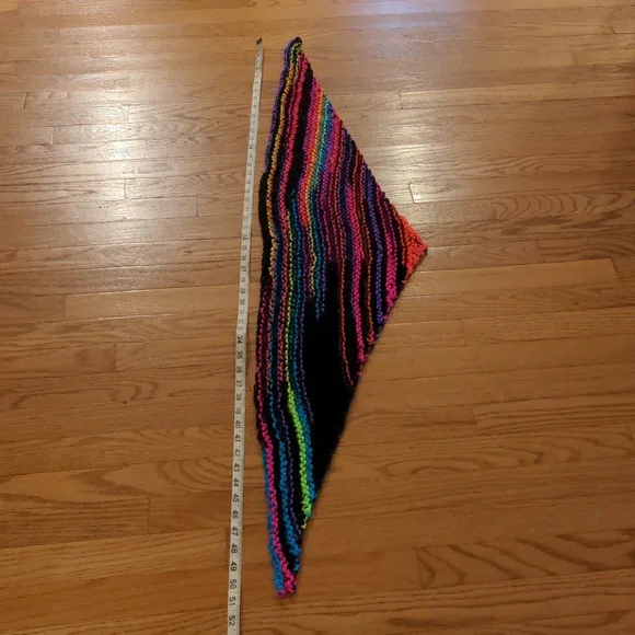 NWT! Handmade Acrylic Knit Triangle Scarf Black and Bright Multicolored OSFM - Picture 4 of 6
